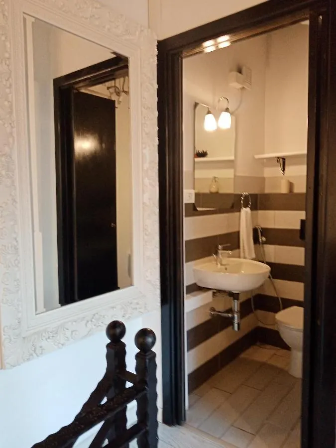 Einaudi 56 Guest House Cagliari